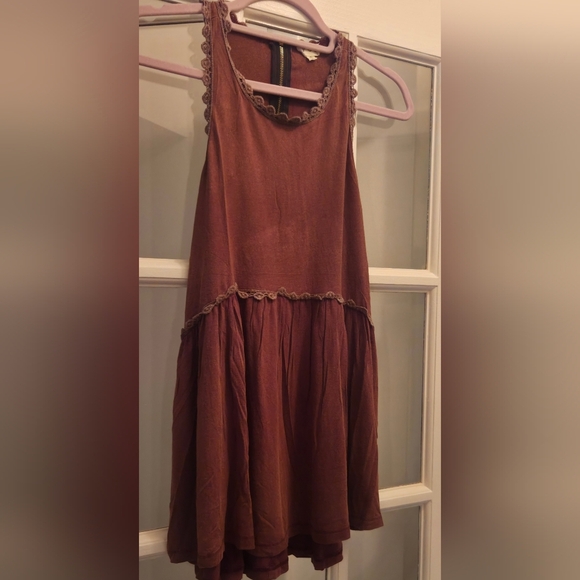 POL Mineral Washed Burgundy Babydoll Ruffled High-low Top - Picture 9 of 14